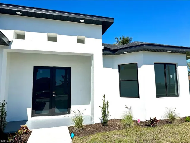 201  Kismet W PKWY, Cape Coral, FL 33993