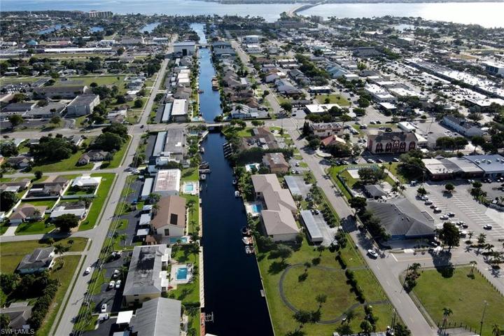 1017 SE 46th  LN, Cape Coral, FL 33904