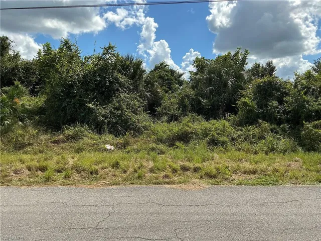2711 33rd St Sw, Lehigh Acres, Florida 33976
