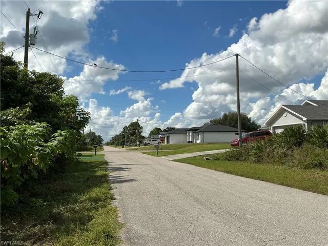 2711 33rd St Sw, Lehigh Acres, Florida 33976