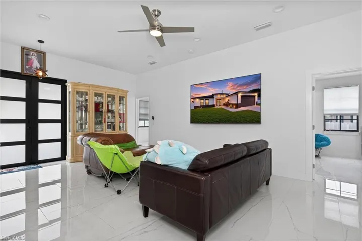 810 Floyd Ave S, Lehigh Acres, Florida 33976