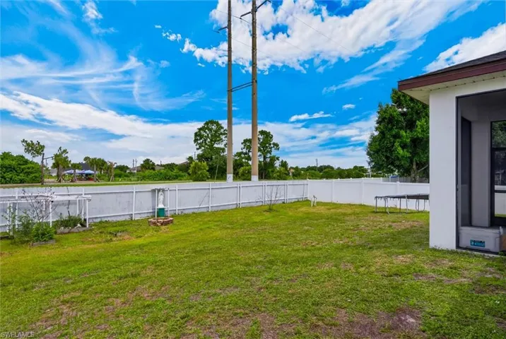 810 Floyd Ave S, Lehigh Acres, Florida 33976