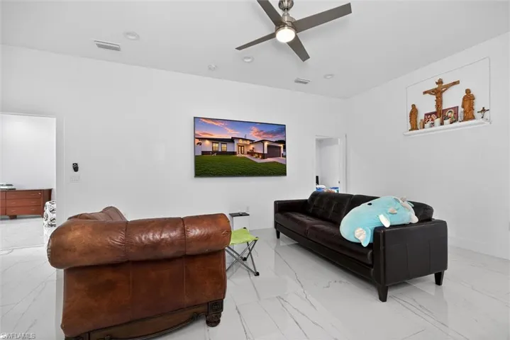 810 Floyd Ave S, Lehigh Acres, Florida 33976
