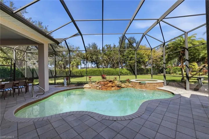 Private back yard behind lanai