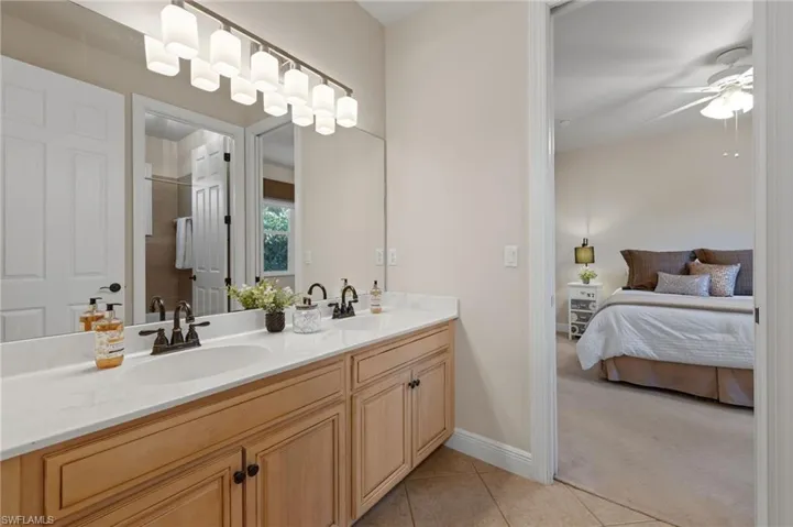 Guest bath #1 w/dual sinks