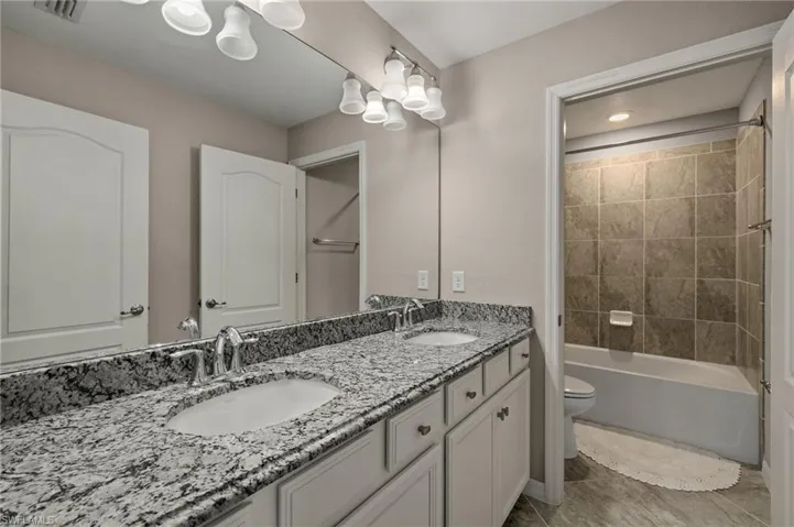 4260  Raffia Palm  CIR, Naples, FL 34119