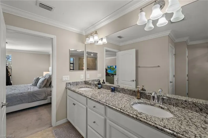 4260  Raffia Palm  CIR, Naples, FL 34119