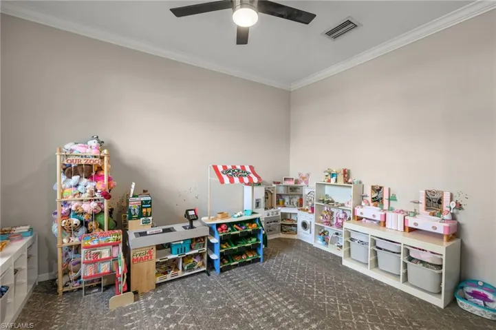 4260  Raffia Palm  CIR, Naples, FL 34119