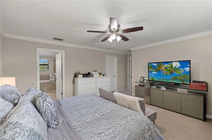 4260  Raffia Palm  CIR, Naples, FL 34119