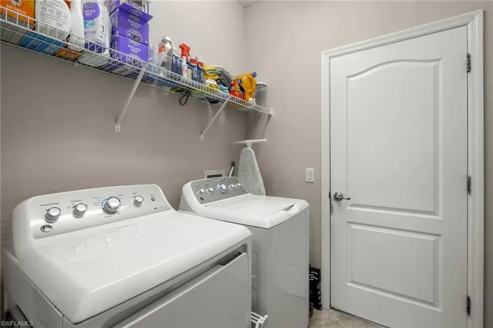 4260  Raffia Palm  CIR, Naples, FL 34119
