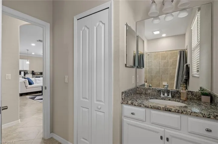 4260  Raffia Palm  CIR, Naples, FL 34119
