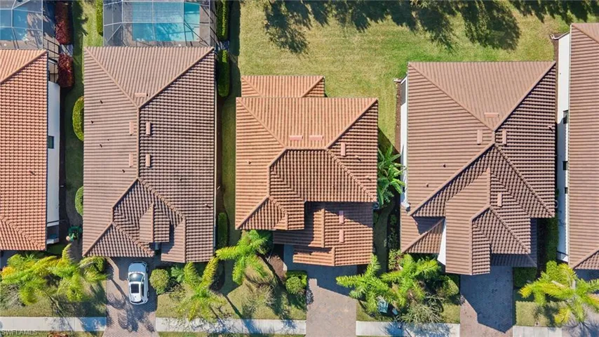 4260  Raffia Palm  CIR, Naples, FL 34119