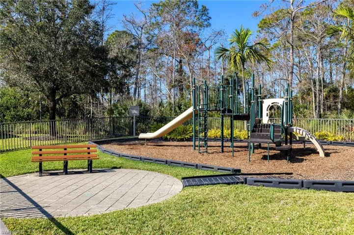 4260  Raffia Palm  CIR, Naples, FL 34119