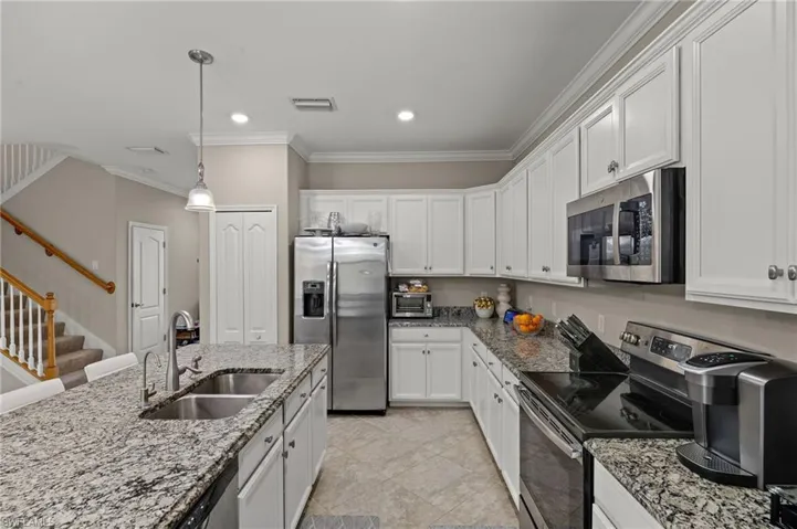 4260  Raffia Palm  CIR, Naples, FL 34119