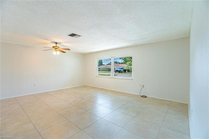Spacious Living room...so many possibilities!