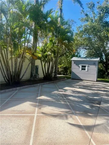 1558 Diamond Lake Cir, Naples, Florida 34114