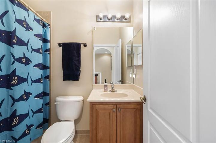 Guest Full Bathroom