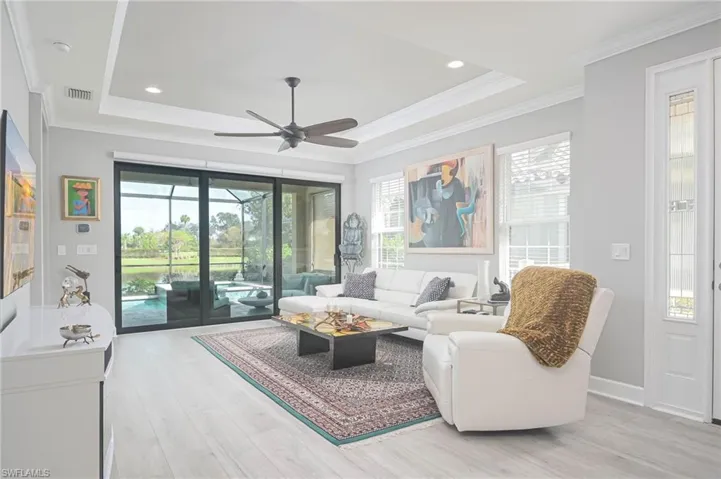 8013  Calle Canovas  CT, Naples, FL 34114