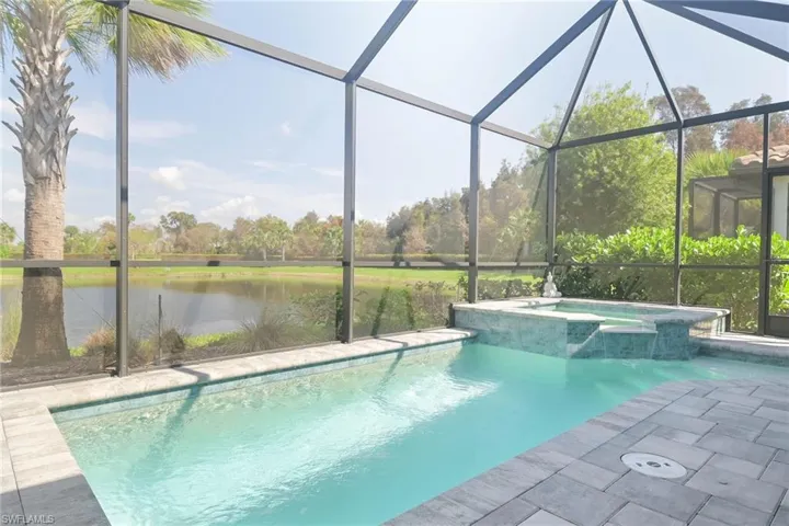 8013  Calle Canovas  CT, Naples, FL 34114