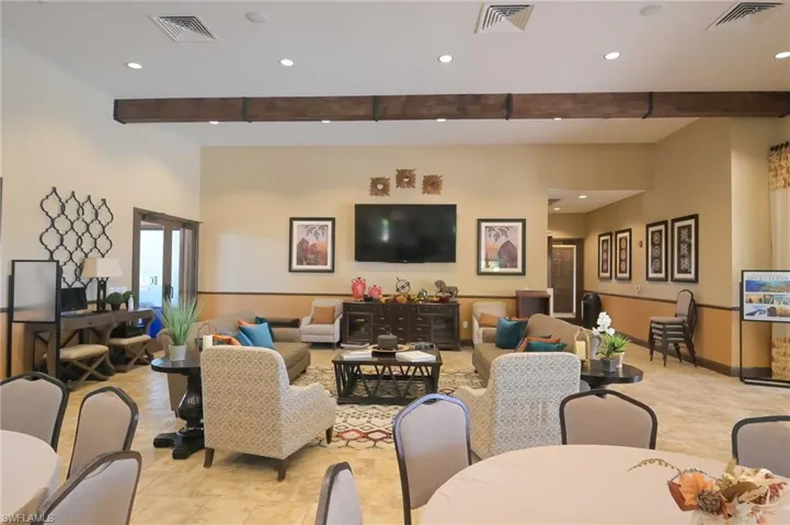 8013  Calle Canovas  CT, Naples, FL 34114
