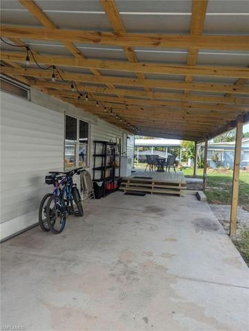 Car Port/ Back Porcj