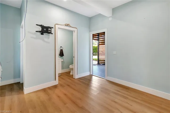 Workshop with bathroom