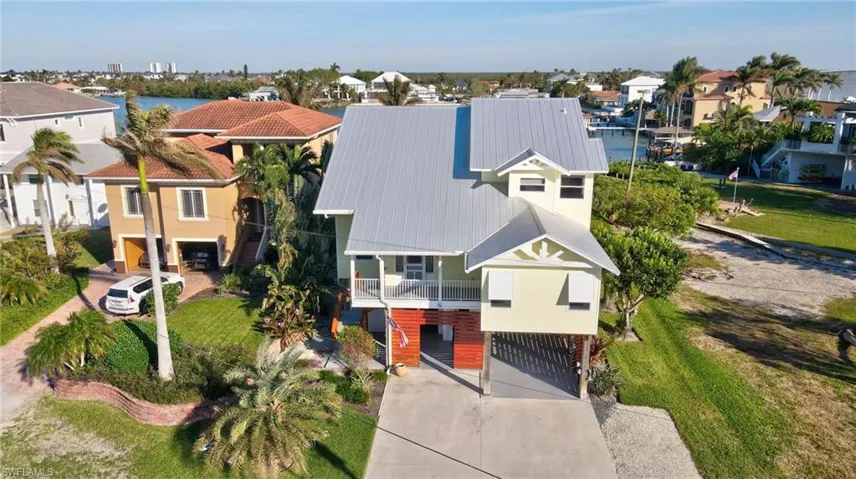Beautiful 2 story home with maintenance free metal roof