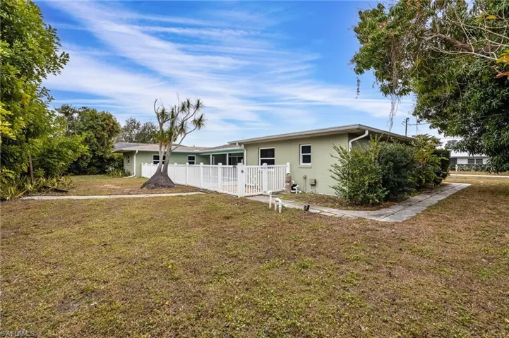 2307 Flora Ave, Fort Myers, Florida 33907