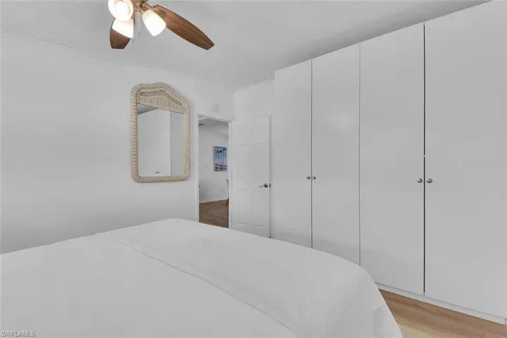 2048  Holiday  LN, Naples, FL 34104