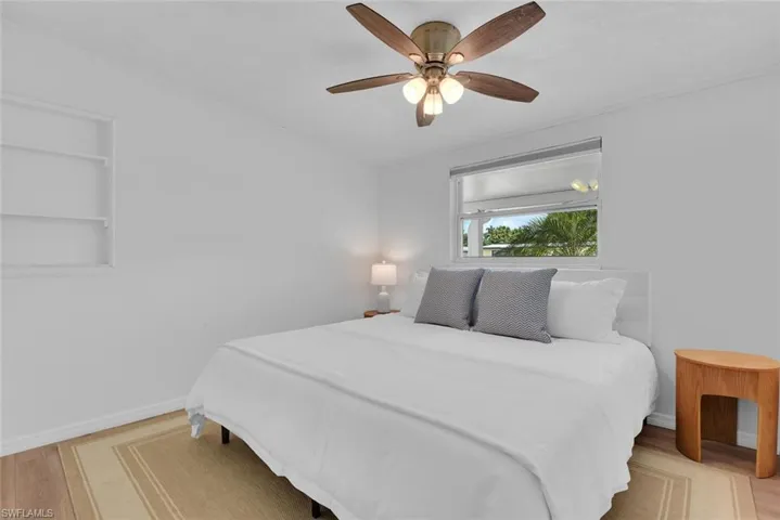 2048  Holiday  LN, Naples, FL 34104