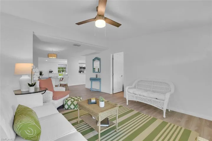 2048  Holiday  LN, Naples, FL 34104