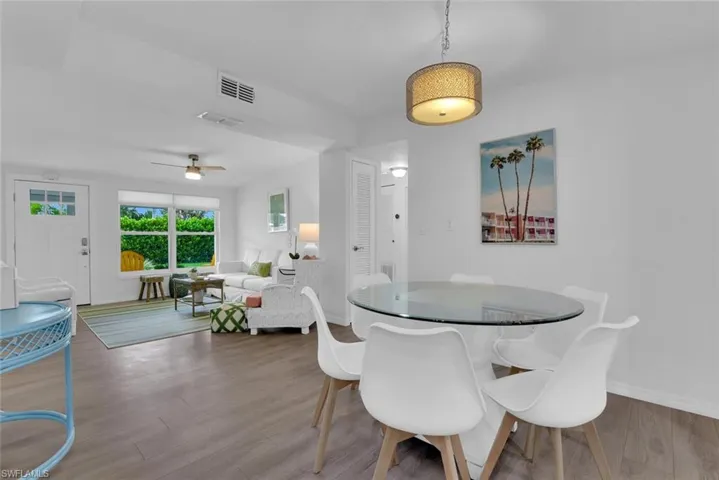 2048  Holiday  LN, Naples, FL 34104