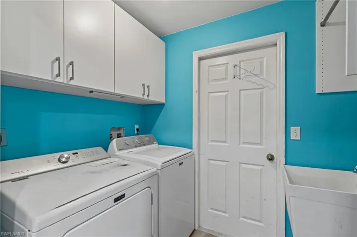 1208 Nw 15th Pl, Cape Coral, Florida 33993