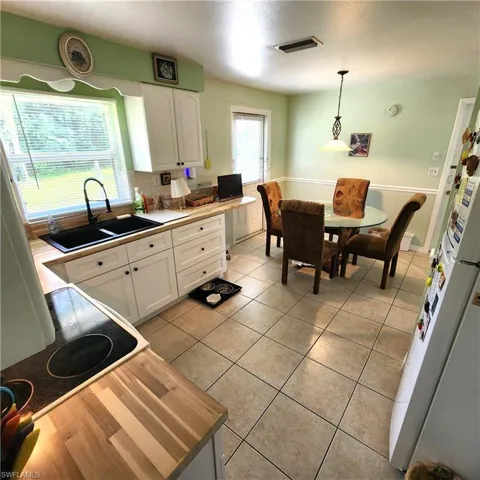 20  Glenmont W DR, North Fort Myers, FL 33917