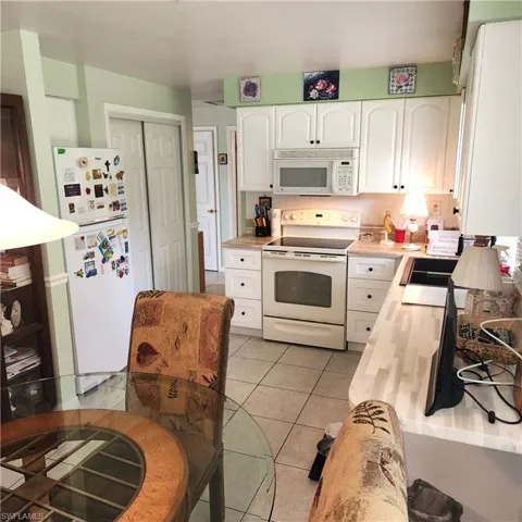 20  Glenmont W DR, North Fort Myers, FL 33917