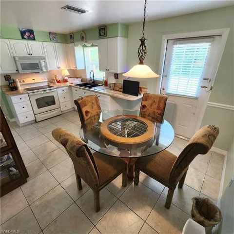 20  Glenmont W DR, North Fort Myers, FL 33917