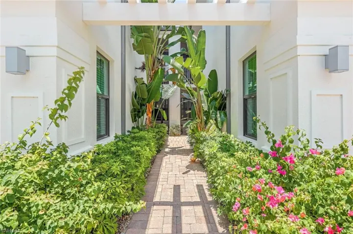 2390  Ravenna  BLVD, Naples, FL 34109