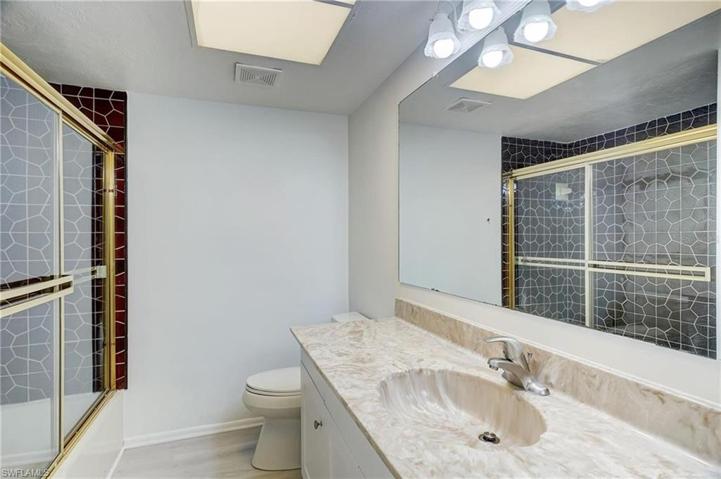 guest bath unit 4