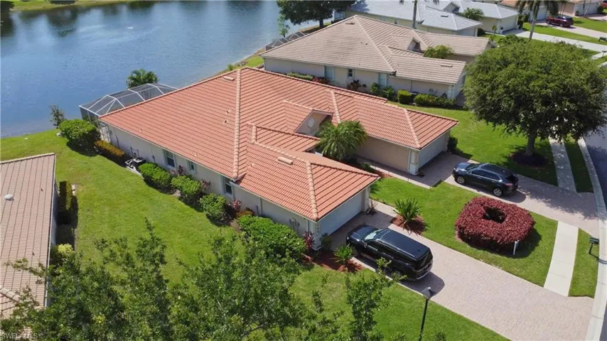 7755 Berkshire Pines Dr, Naples, Florida 34104