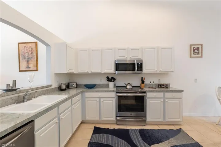 7755 Berkshire Pines Dr, Naples, Florida 34104