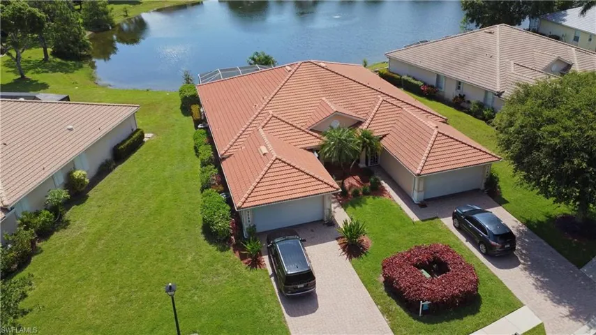 7755 Berkshire Pines Dr, Naples, Florida 34104