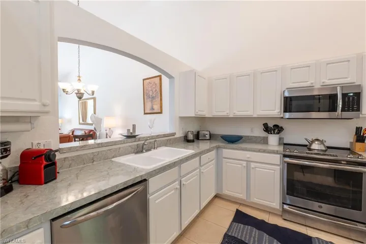 7755 Berkshire Pines Dr, Naples, Florida 34104