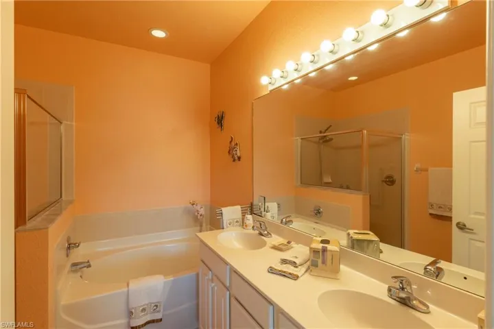 7755 Berkshire Pines Dr, Naples, Florida 34104