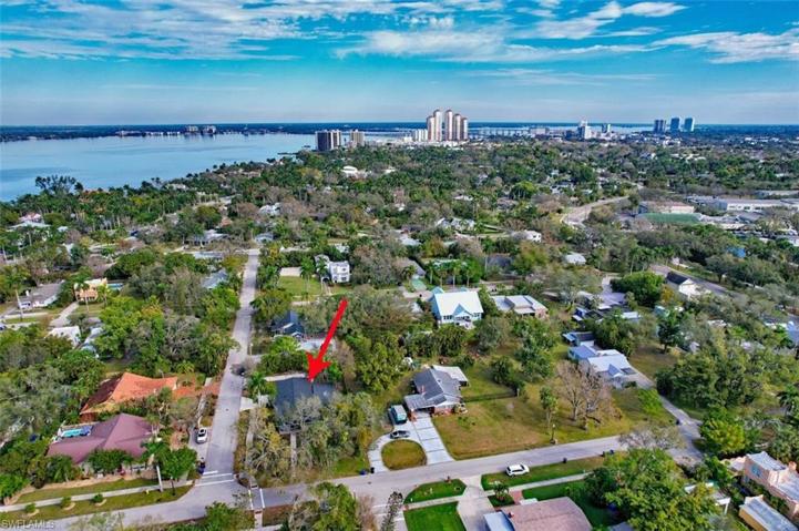 Close to Downtown Ft Myers