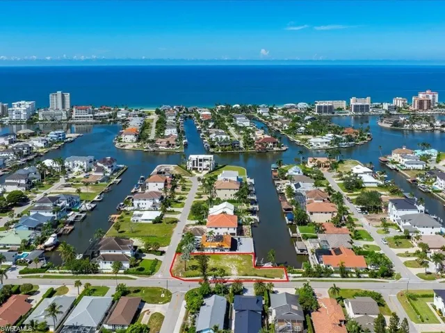 Western view with Gulf of America