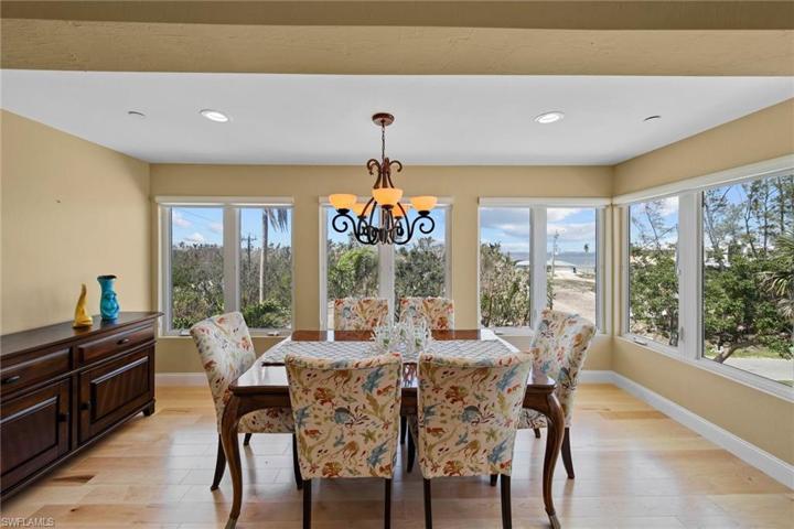 3rd FLOOR DINING ROOM