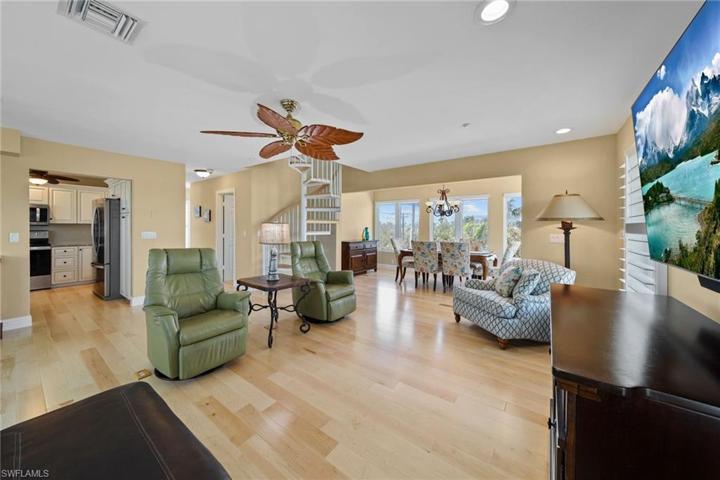 3rd FLOOR LIVING ROOM