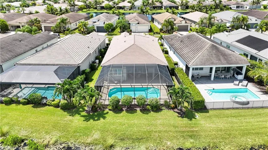 Birds eye view of property