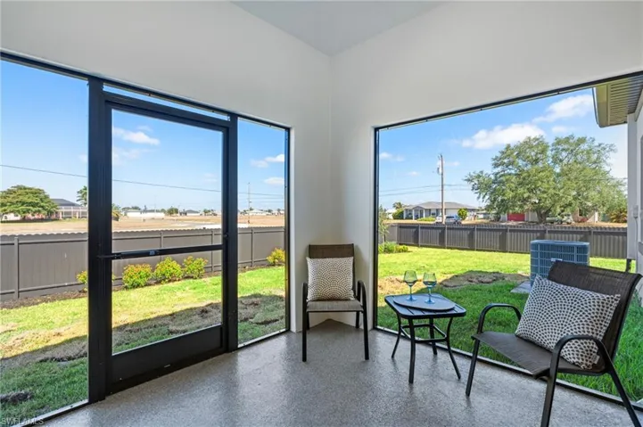 1221 Ne 6th Pl, Cape Coral, Florida 33909
