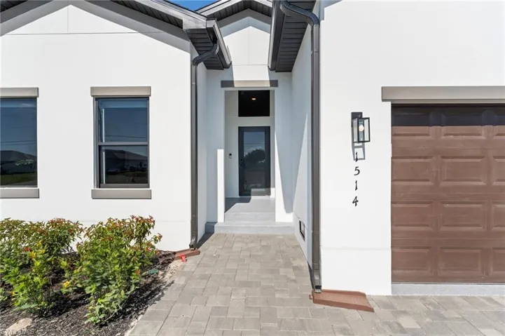1221 Ne 6th Pl, Cape Coral, Florida 33909